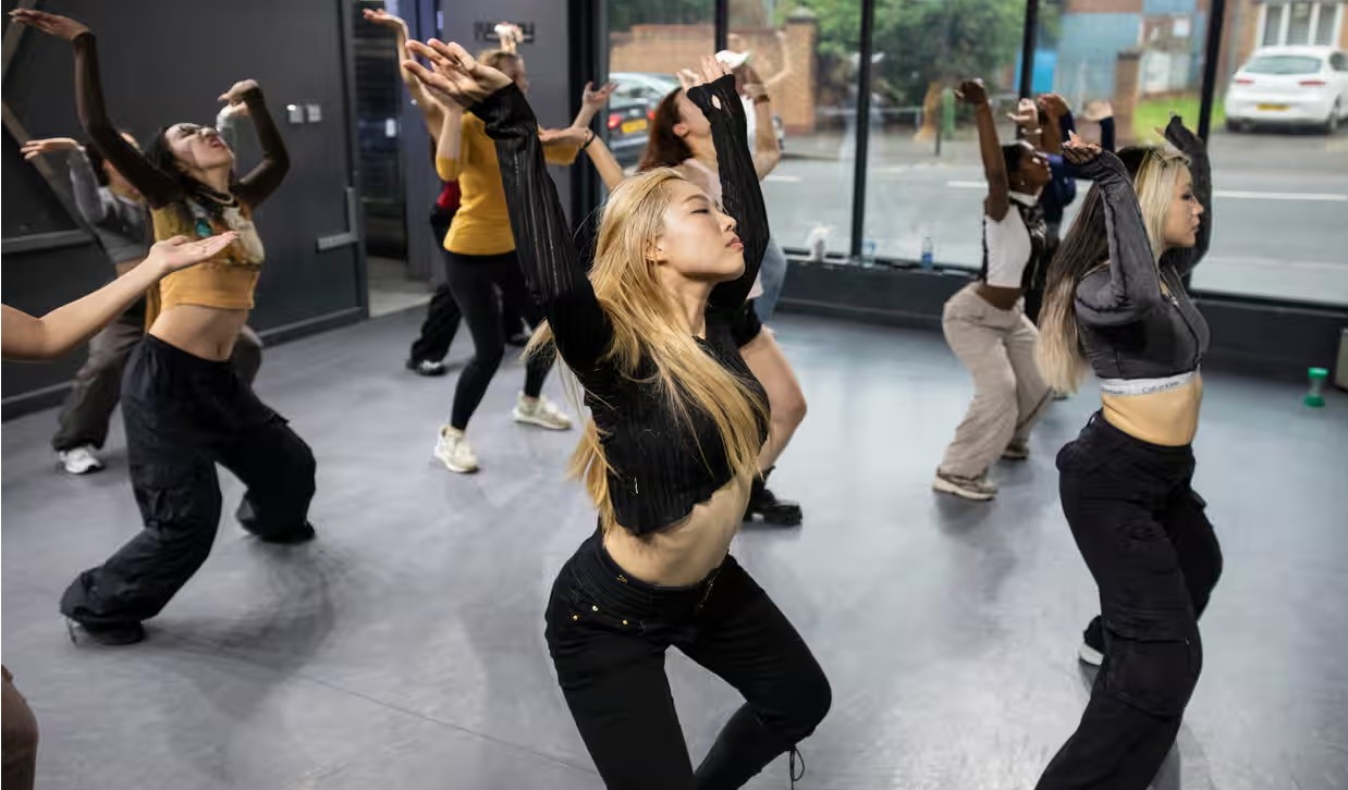 The Rising Popularity of K-Pop Dance Classes in the UK: A Cultural Phenomenon